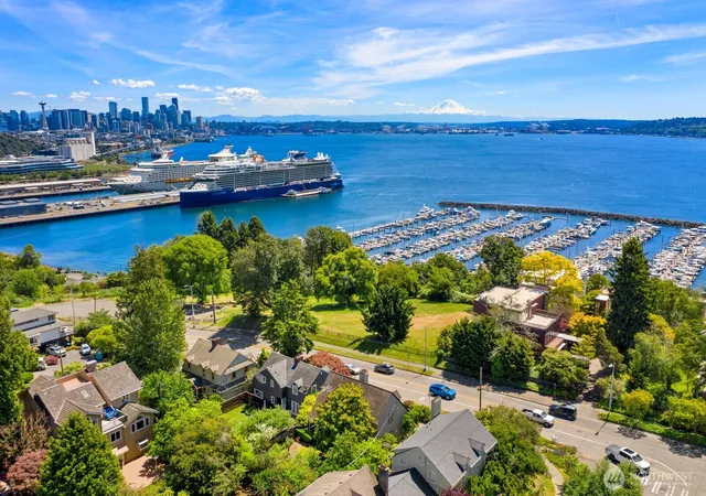Photo 3 of Sale Pending at 2612 W Galer St, Seattle, WA 98199 | MLS# NWM2539977 | Listing updated on 2026-10-01