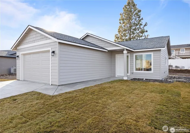 Photo 1 of Single family home for sale at 8431 Se Desert Greens Loop, Othello, WA 99344 | MLS# NWM2539978 | Listing updated on 2026-09-24