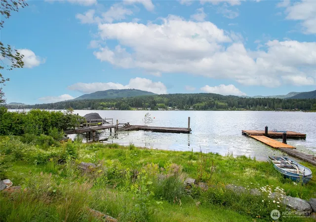 Photo 3 of Sale Pending at 859 E Lake Samish Dr, Bellingham, WA 98229 | MLS# NWM2540011 | Listing updated on 2026-09-25