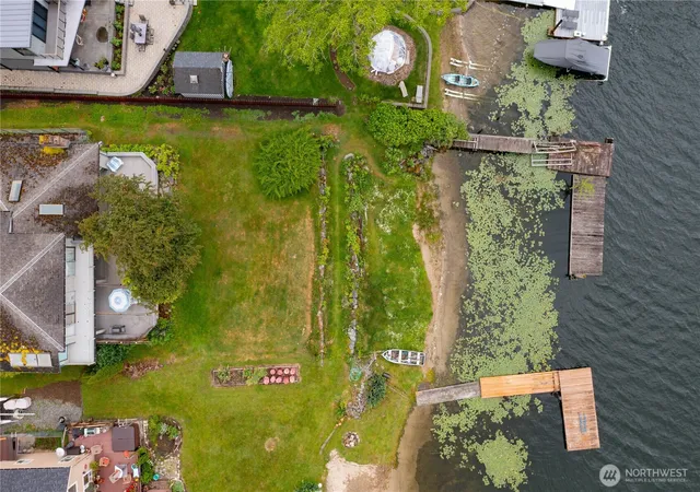 Photo 4 of Sale Pending at 859 E Lake Samish Dr, Bellingham, WA 98229 | MLS# NWM2540011 | Listing updated on 2026-09-25