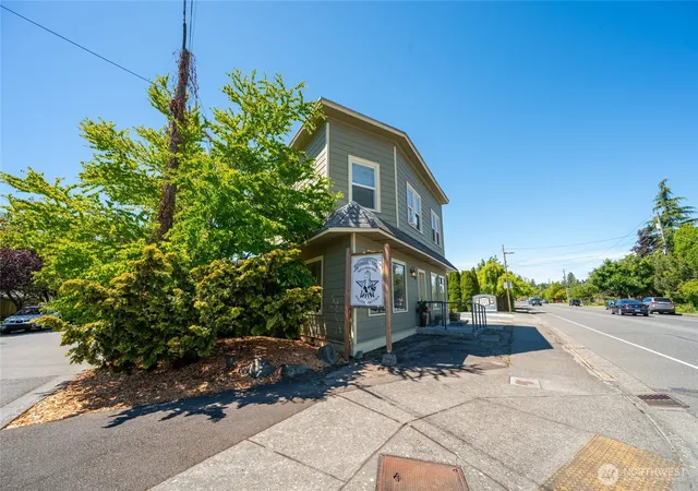 Photo 4 of Sale Pending at 2701 Northwest Ave, Bellingham, WA 98225 | MLS# NWM2540094 | Listing updated on 2026-09-25