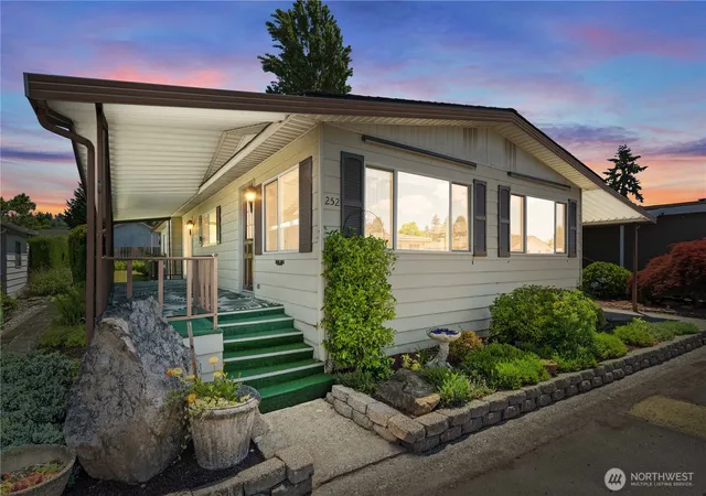 Photo 1 of Manufactured home for sale at 1402 22nd Street Ne #252, Auburn, WA 98002 | MLS# NWM2540122 | Listing updated on 2026-09-22
