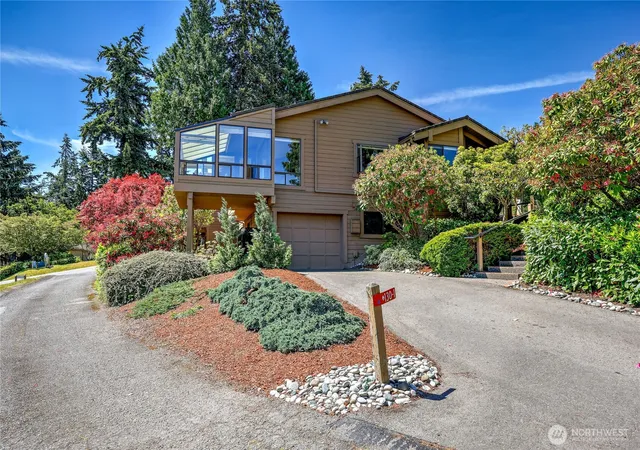 Photo 1 of Sale Pending at 130 Upper Blfs Dr #1, Port Townsend, WA 98368 | MLS# NWM2540126 | Listing updated on 2026-09-24