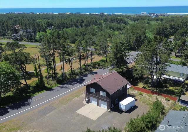Photo 2 of Single family home for sale at 1040 W Hancock Ave, Westport, WA 98595 | MLS# NWM2540146 | Listing updated on 2026-09-22