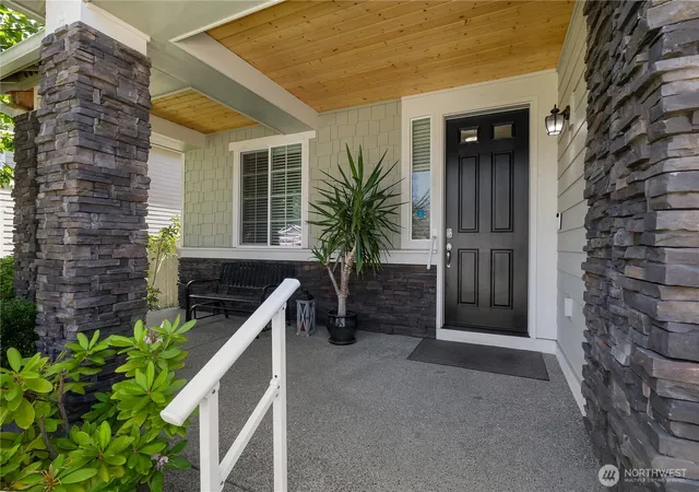 Photo 3 of Single family home for sale at 4238 Campus Dr Ne, Lacey, WA 98516 | MLS# NWM2540173 | Listing updated on 2026-09-29