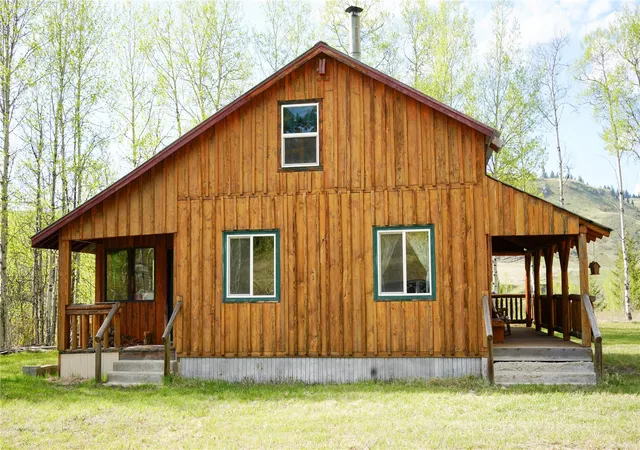 Photo 3 of Single family home for sale at 240 Old Railroad Rd, Oroville, WA 98844 | MLS# NWM2540176 | Listing updated on 2026-09-22