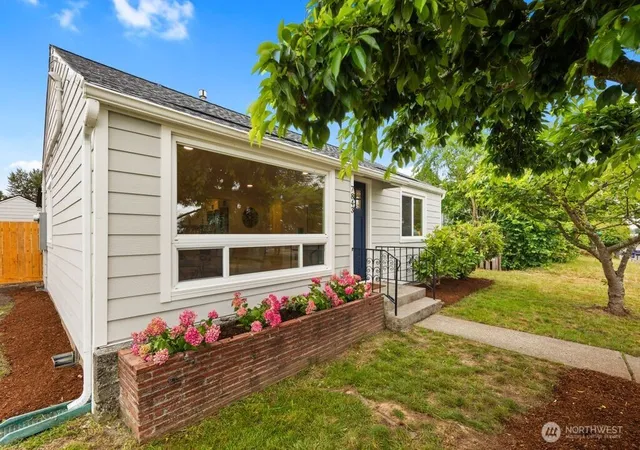 Photo 4 of Single family home for sale at 7843 Yakima Ave, Tacoma, WA 98408 | MLS# NWM2540183 | Listing updated on 2026-09-22