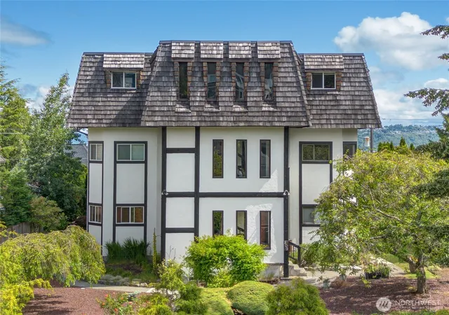 Photo 2 of Condo for sale at 809 N G St #201, Tacoma, WA 98403 | MLS# NWM2540224 | Listing updated on 2026-09-24
