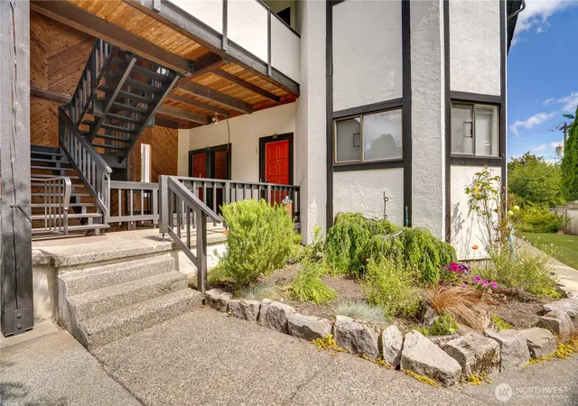 Photo 3 of Condo for sale at 809 N G St #201, Tacoma, WA 98403 | MLS# NWM2540224 | Listing updated on 2026-09-24