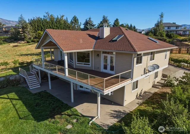 Photo 3 of Sale Pending at 22 Washington St, Manson, WA 98831 | MLS# NWM2540250 | Listing updated on 2026-10-01