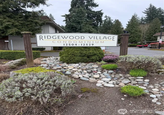 Photo 2 of Condo for sale at 12510 Ne 117th Place #B3, Kirkland, WA 98034 | MLS# NWM2540251 | Listing updated on 2026-09-24