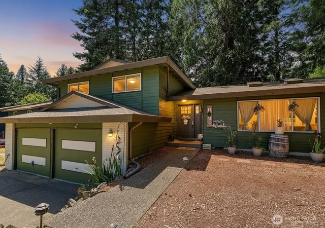 Photo 3 of Single family home for sale at 8210 University Point Cir Ne, Bremerton, WA 98311 | MLS# NWM2540259 | Listing updated on 2026-09-30