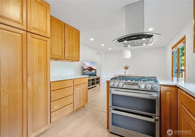 Photo 3 of Single family home for sale at 14260 110th Avenue NE, Kirkland, WA 98034 | MLS# NWM2540272 | Listing updated on 2026-09-22