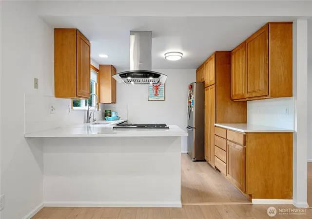 Photo 4 of Single family home for sale at 14260 110th Avenue NE, Kirkland, WA 98034 | MLS# NWM2540272 | Listing updated on 2026-09-22