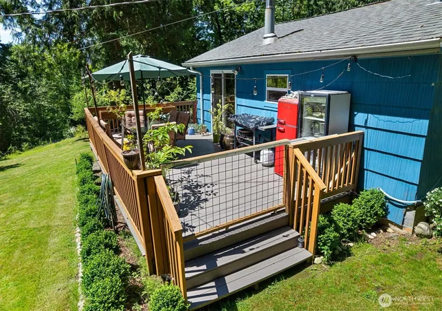 Photo 3 of Single family home for sale at 22122 Se 51st Place, Issaquah, WA 98029 | MLS# NWM2540321 | Listing updated on 2026-09-22