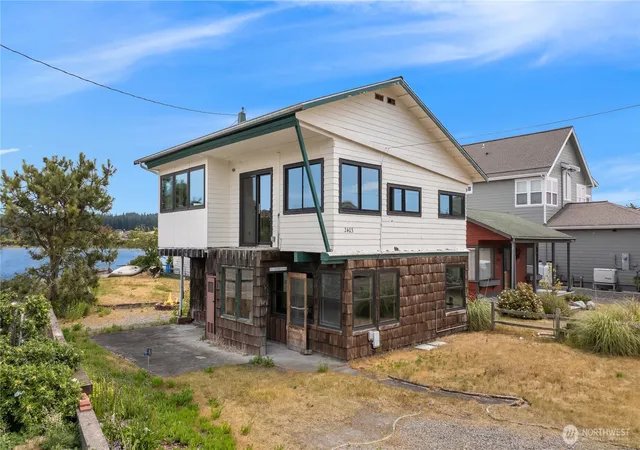 Photo 2 of Single family home for sale at 2403 Sunlight Beach Rd, Clinton, WA 98236 | MLS# NWM2540350 | Listing updated on 2026-09-22