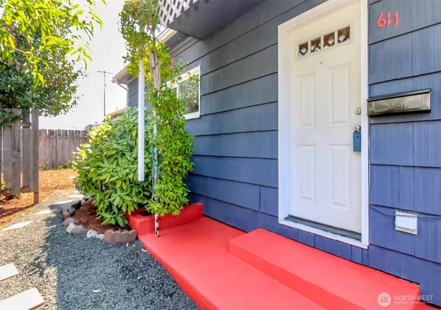 Photo 3 of Single family home for sale at 611 N Junett St, Tacoma, WA 98406 | MLS# NWM2540352 | Listing updated on 2026-09-22