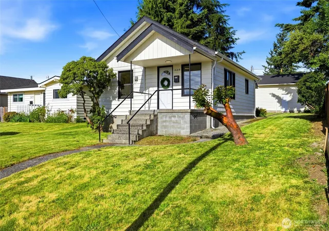 Photo 1 of Single family home for sale at 1608 Cedar St, Everett, WA 98201 | MLS# NWM2540353 | Listing updated on 2026-09-29