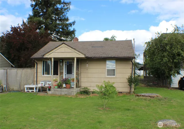 Photo 1 of Single family home for sale at 336 Sw 15th Street, Chehalis, WA 98532 | MLS# NWM2540356 | Listing updated on 2026-09-22