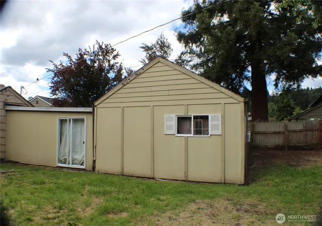 Photo 3 of Single family home for sale at 336 SW 15th Street, Chehalis, WA 98532 | MLS# NWM2540356 | Listing updated on 2026-09-22