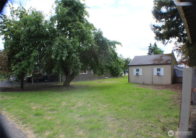 Photo 4 of Single family home for sale at 336 SW 15th Street, Chehalis, WA 98532 | MLS# NWM2540356 | Listing updated on 2026-09-22