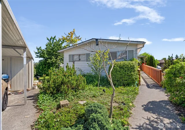 Photo 1 of Manufactured home for sale at 3 Meander Way, Aberdeen, WA 98520 | MLS# NWM2540381 | Listing updated on 2026-09-22
