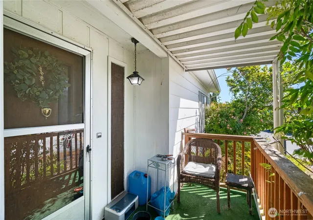 Photo 2 of Manufactured home for sale at 3 Meander Way, Aberdeen, WA 98520 | MLS# NWM2540381 | Listing updated on 2026-09-22