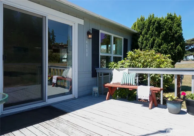 Photo 1 of Manufactured home for sale at 4880 Magellan Dr, Freeland, WA 98249 | MLS# NWM2540405 | Listing updated on 2026-09-22