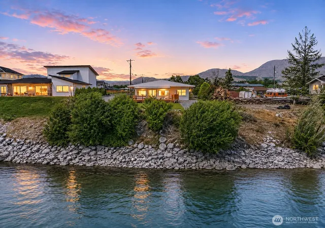 Photo 3 of Single family home for sale at 622 S 1st Street, Brewster, WA 98812 | MLS# NWM2540448 | Listing updated on 2026-09-22