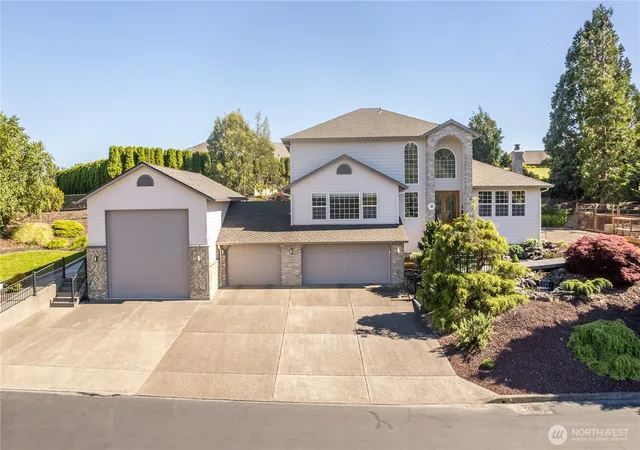 Photo 1 of Sale Pending at 38 View Ridge Cir, Longview, WA 98632 | MLS# NWM2540457 | Listing updated on 2026-10-01