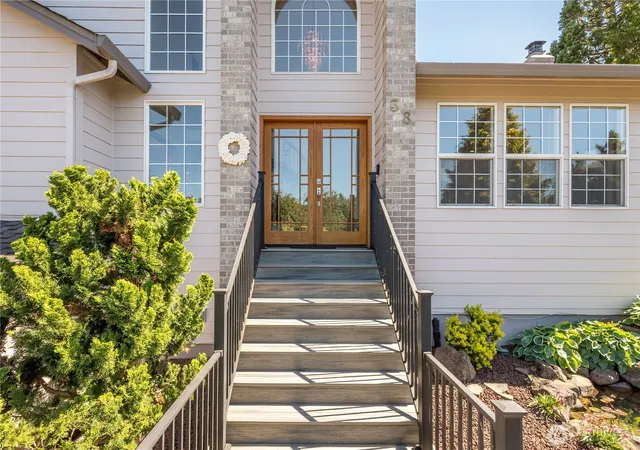Photo 3 of Sale Pending at 38 View Ridge Cir, Longview, WA 98632 | MLS# NWM2540457 | Listing updated on 2026-10-01