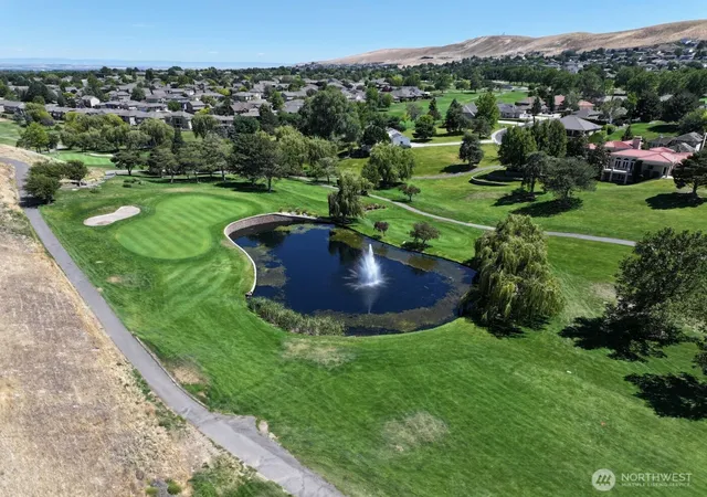 Photo 4 of Townhouse for sale at 3710 W Cyn Lakes Dr #D102, Kennewick, WA 99337 | MLS# NWM2540478 | Listing updated on 2026-09-22