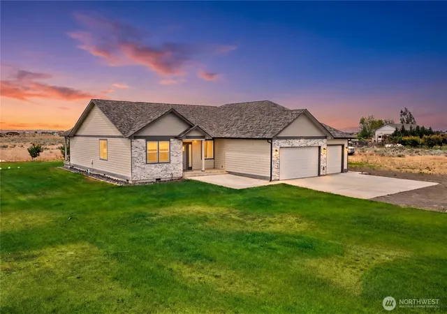 Photo 1 of Single family home for sale at 7526 Rd D5 Ne, Moses Lake, WA 98837 | MLS# NWM2540480 | Listing updated on 2026-09-22