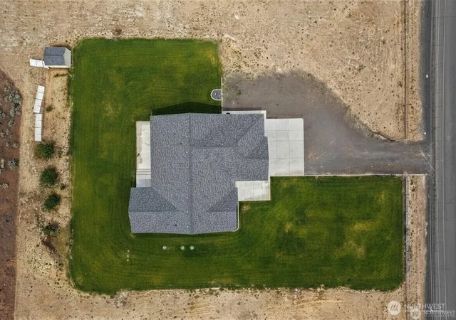 Photo 3 of Single family home for sale at 7526 Rd D5 Ne, Moses Lake, WA 98837 | MLS# NWM2540480 | Listing updated on 2026-09-22