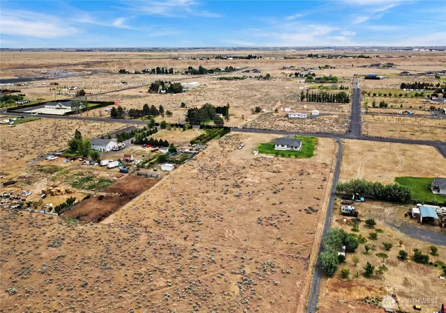 Photo 3 of Single family home for sale at 7526 Rd D5 NE, Moses Lake, WA 98837 | MLS# NWM2540480 | Listing updated on 2026-09-22