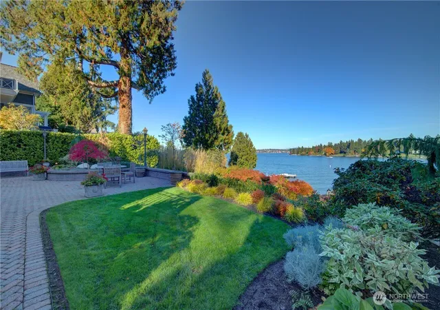 Photo 3 of Single family home for sale at 3608 Evergreen Point Rd, Medina, WA 98039 | MLS# NWM2540483 | Listing updated on 2026-09-22