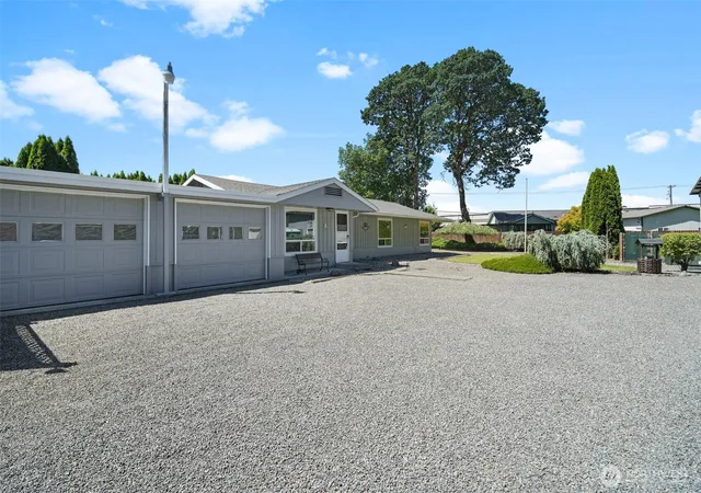 Photo 3 of Multi family home for sale at 2623 Sandra Ave, Centralia, WA 98531 | MLS# NWM2540485 | Listing updated on 2026-09-22