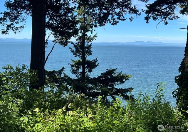Photo 2 of Single family home for sale at 297 Marine Dr, Point Roberts, WA 98281 | MLS# NWM2540543 | Listing updated on 2026-09-22
