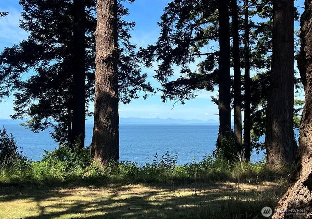 Photo 3 of Single family home for sale at 297 Marine Dr, Point Roberts, WA 98281 | MLS# NWM2540543 | Listing updated on 2026-09-22