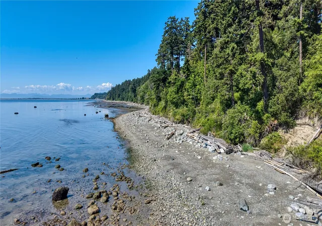 Photo 3 of Single family home for sale at 297 Marine Dr, Point Roberts, WA 98281 | MLS# NWM2540543 | Listing updated on 2026-09-22