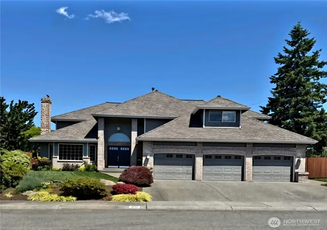 Photo 1 of Single family home for sale at 601 152nd Place Sw, Lynnwood, WA 98087 | MLS# NWM2540582 | Listing updated on 2026-10-01