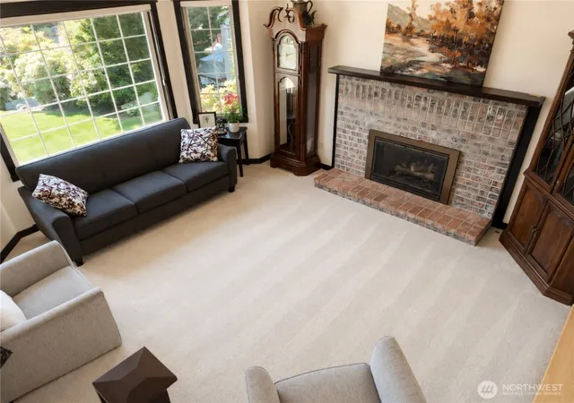Photo 4 of Single family home for sale at 601 152nd Place SW, Lynnwood, WA 98087 | MLS# NWM2540582 | Listing updated on 2026-10-01