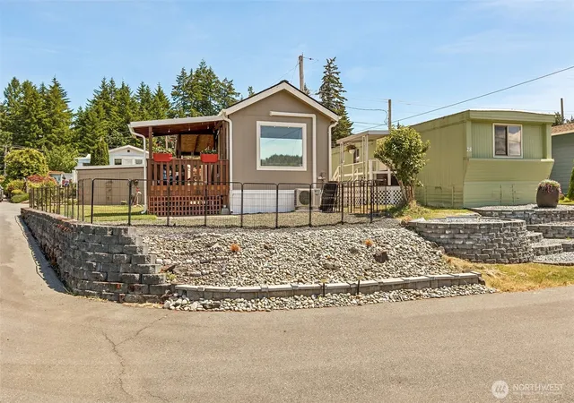 Photo 1 of Manufactured home for sale at 4707 Black Lake Belmore Rd Sw #29, Olympia, WA 98512 | MLS# NWM2540596 | Listing updated on 2026-09-22
