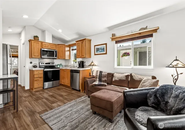 Photo 2 of Manufactured home for sale at 4707 Black Lake Belmore Rd Sw #29, Olympia, WA 98512 | MLS# NWM2540596 | Listing updated on 2026-09-22
