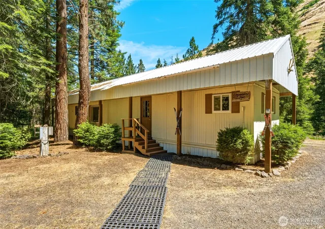 Photo 4 of Manufactured home for sale at 1323 N Touchet Rd, Dayton, WA 99328 | MLS# NWM2540601 | Listing updated on 2026-10-02