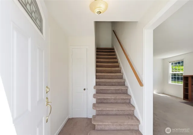 Photo 2 of Single family home for sale at 2926 Hawthorne Pl Se, Olympia, WA 98501 | MLS# NWM2540628 | Listing updated on 2026-09-22