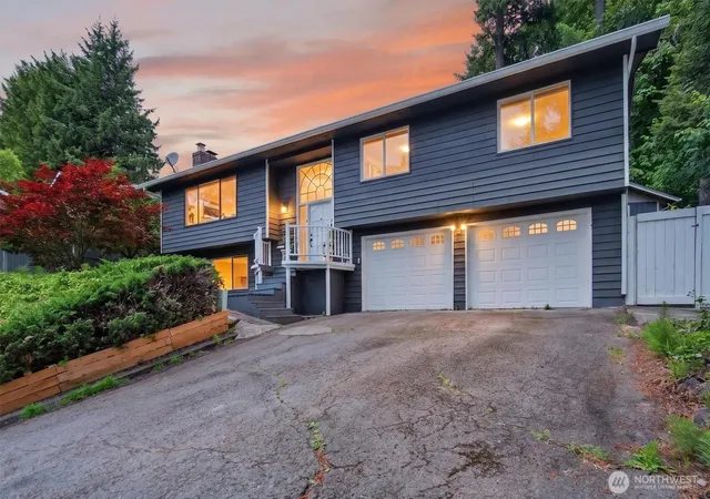 Photo 1 of Single family home for sale at 2678 Maplewood Dr, Longview, WA 98632 | MLS# NWM2540671 | Listing updated on 2026-09-22