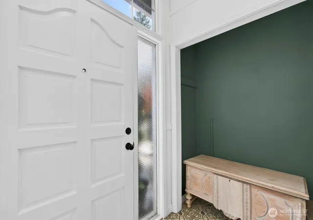 Photo 3 of Single family home for sale at 2678 Maplewood Dr, Longview, WA 98632 | MLS# NWM2540671 | Listing updated on 2026-09-22