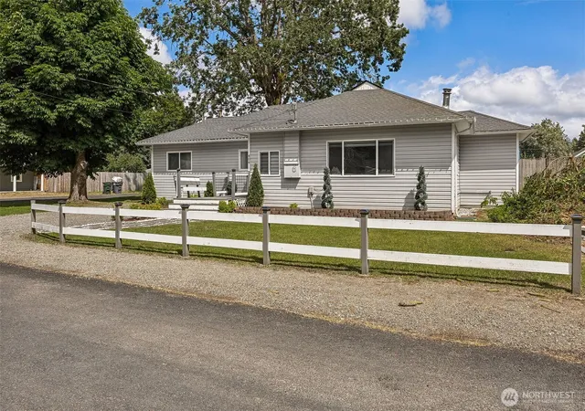 Photo 3 of Single family home for sale at 404 Nixon St S, Roy, WA 98580 | MLS# NWM2540684 | Listing updated on 2026-09-22