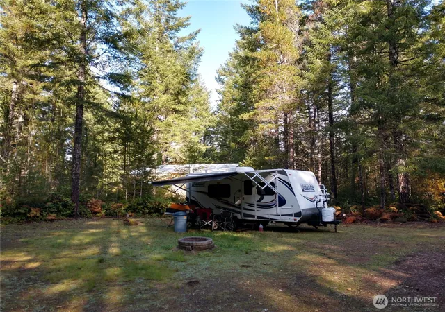 Photo 3 of Manufactured home for sale at 221 Ne Madrona Ave, Tahuya, WA 98588 | MLS# NWM2540710 | Listing updated on 2026-09-22